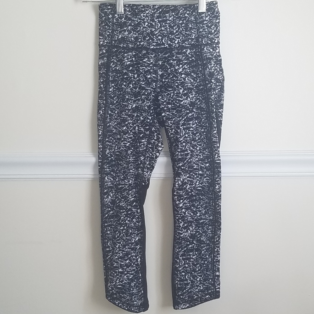 Lululemon | Deep Breath Crops 2
